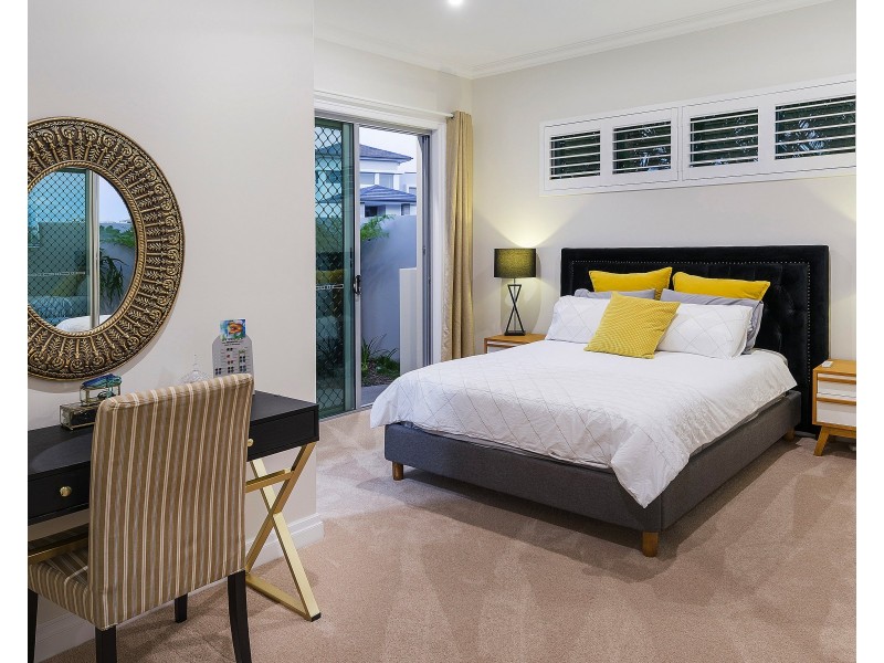 2218 Taromeo Ct, Hope Island QLD 4212