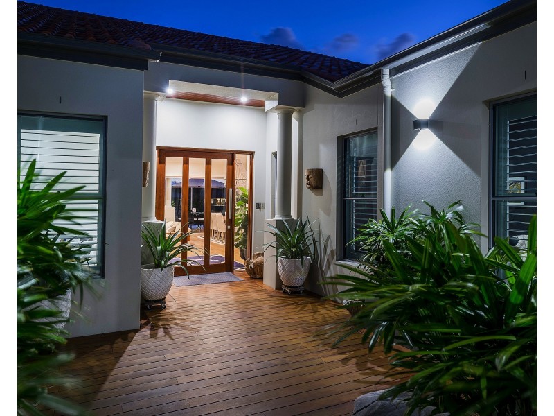 2218 Taromeo Ct, Hope Island QLD 4212