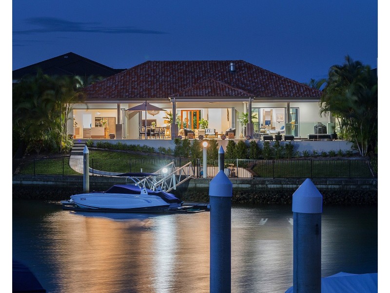 2218 Taromeo Ct, Hope Island QLD 4212