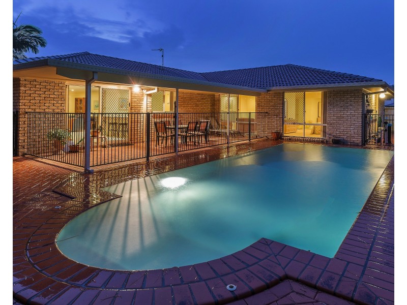 35 Lakeshore Dr, Helensvale QLD 4212
