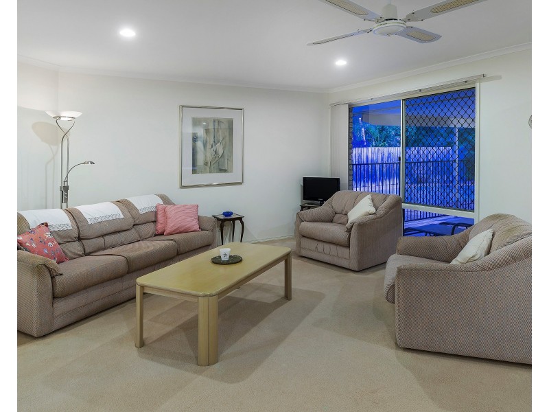 35 Lakeshore Dr, Helensvale QLD 4212
