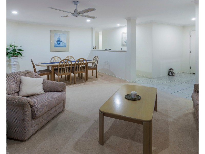 35 Lakeshore Dr, Helensvale QLD 4212