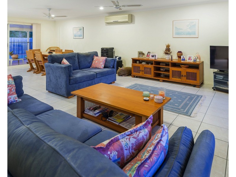 35 Lakeshore Dr, Helensvale QLD 4212