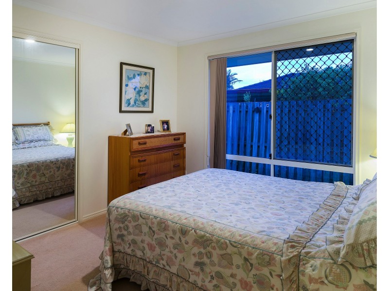 35 Lakeshore Dr, Helensvale QLD 4212