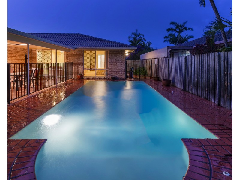35 Lakeshore Dr, Helensvale QLD 4212
