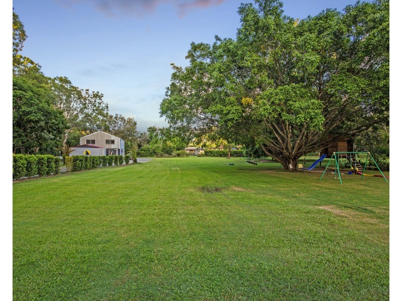 27 Derwent Ave, Helensvale QLD 4212