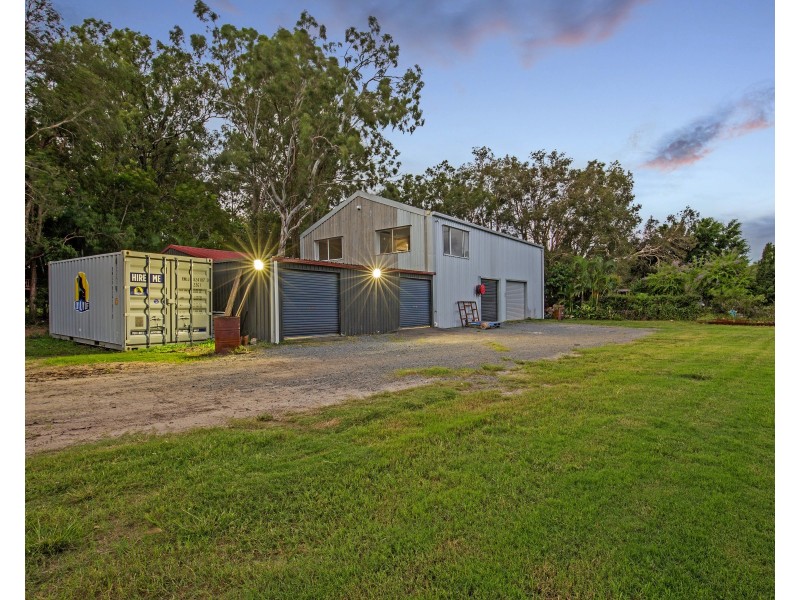 27 Derwent Ave, Helensvale QLD 4212
