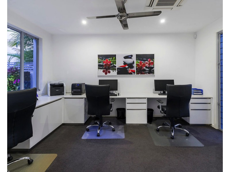 8 River Links Bvd E, Helensvale QLD 4212