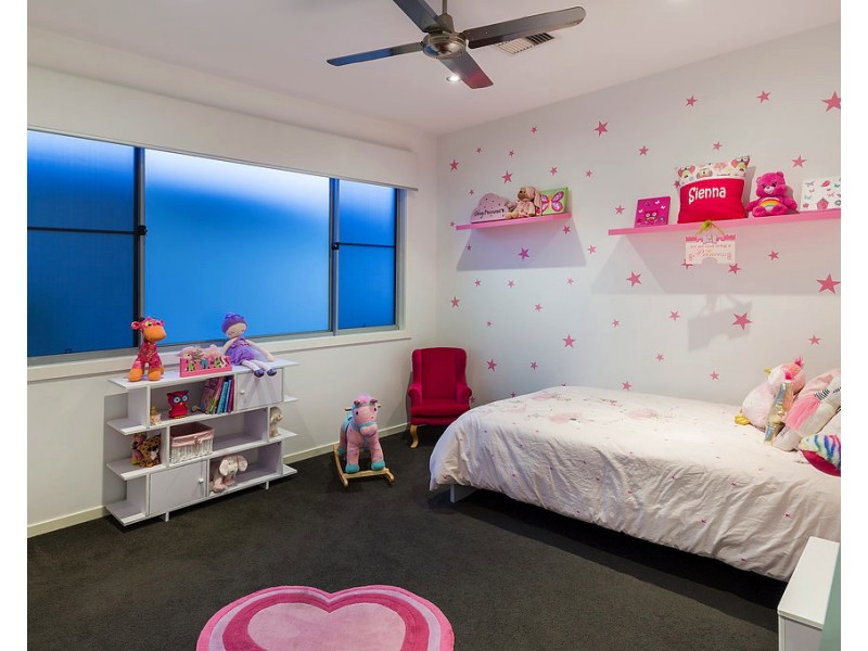 8 River Links Bvd E, Helensvale QLD 4212