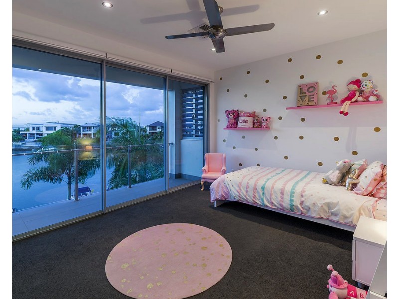 8 River Links Bvd E, Helensvale QLD 4212