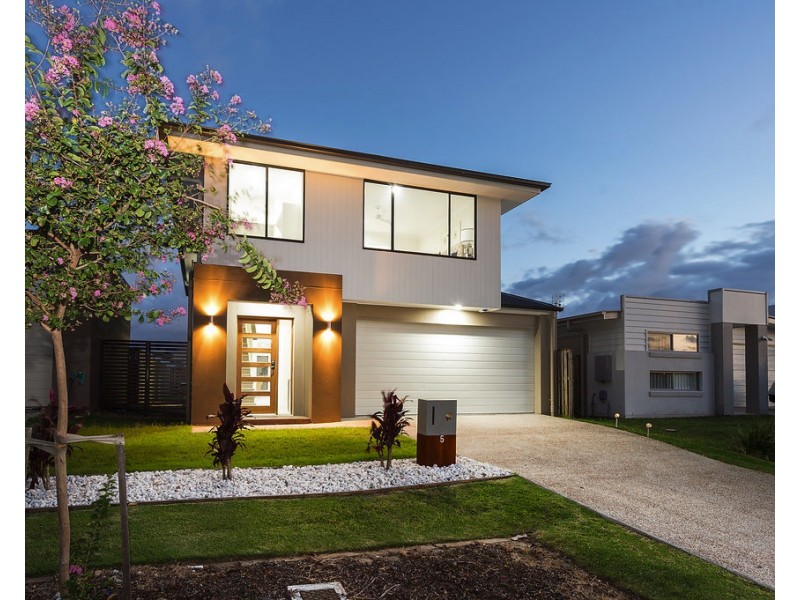 5 Beacon Lane, Hope Island QLD 4212