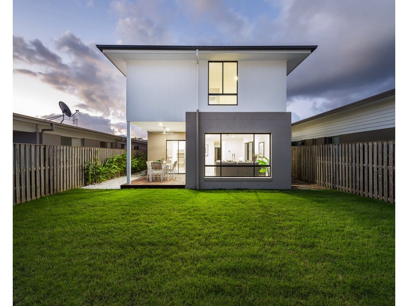 5 Beacon Lane, Hope Island QLD 4212