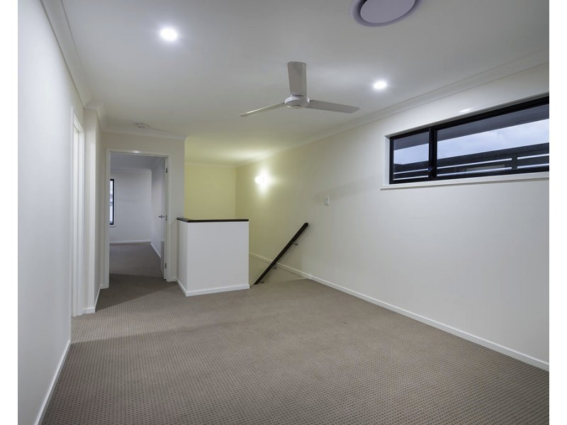 5 Beacon Lane, Hope Island QLD 4212