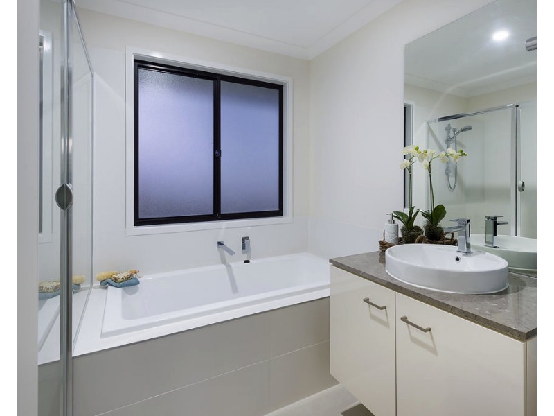 5 Beacon Lane, Hope Island QLD 4212