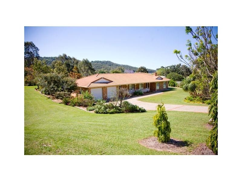 7 Leah Drive, Belivah QLD 4207