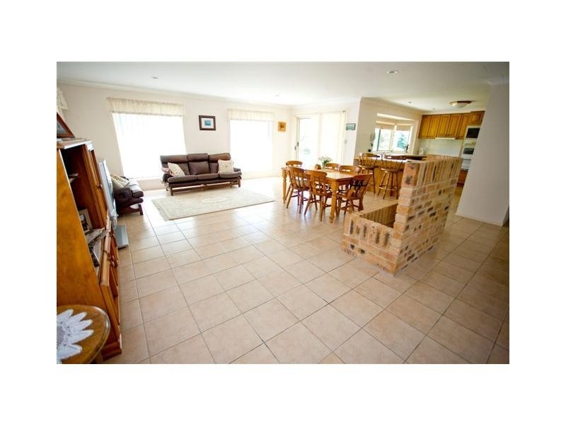 7 Leah Drive, Belivah QLD 4207