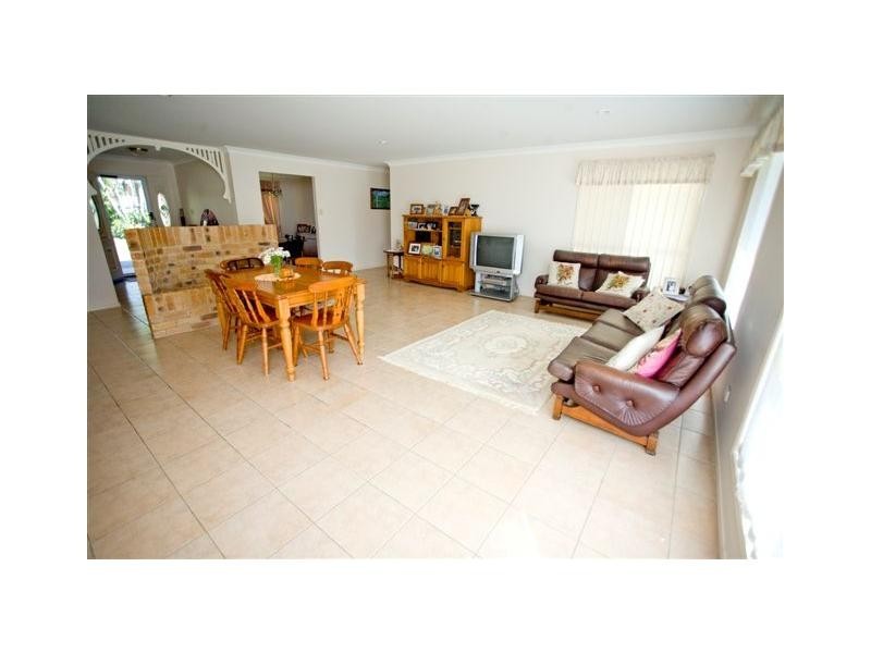 7 Leah Drive, Belivah QLD 4207