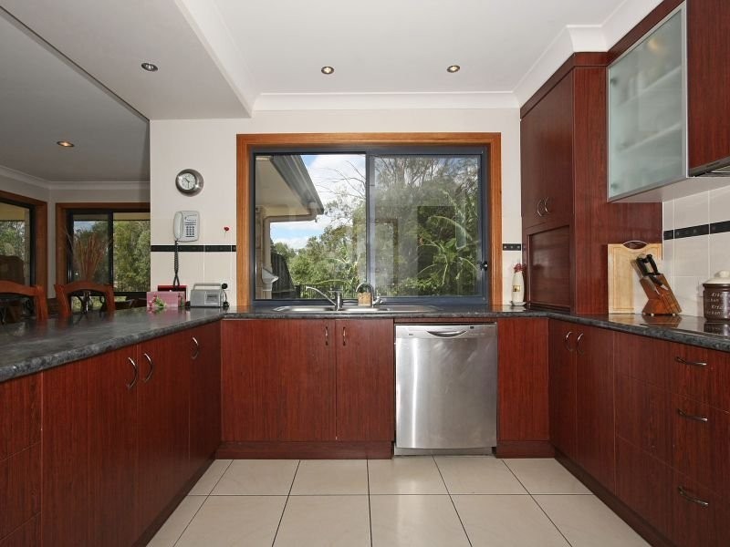 13 Albert Valley Drive, Bahrs Scrub QLD 4207