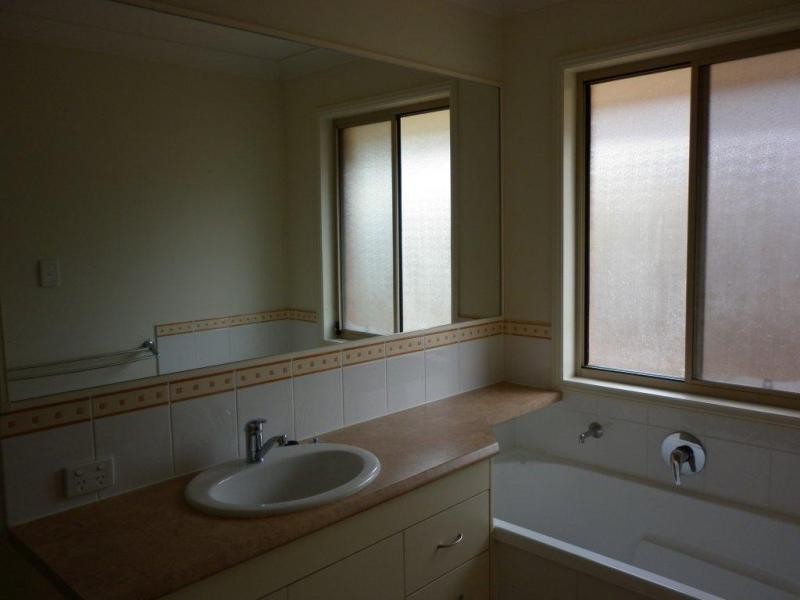 25 Paris Parade, Ormeau QLD 4208
