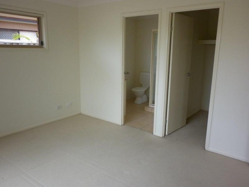 25 Paris Parade, Ormeau QLD 4208