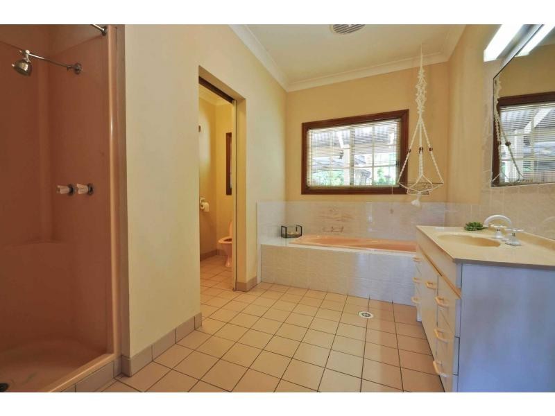 6 Vaughan Drive, Ormeau QLD 4208