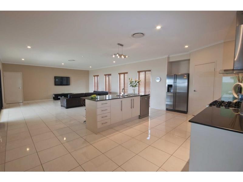 21 Rosabrook Crescent, Ormeau QLD 4208
