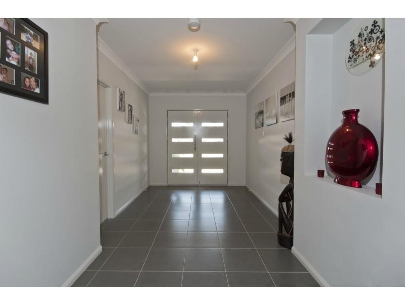 16 Rosabrook Crescent, Ormeau QLD 4208