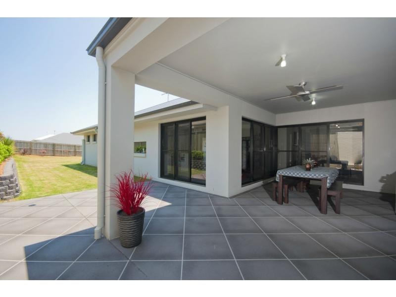 16 Rosabrook Crescent, Ormeau QLD 4208