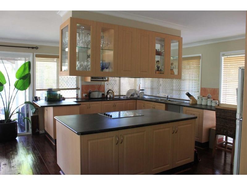 2 HENNIE Crescent, Ormeau QLD 4208