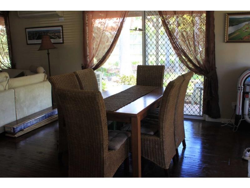2 HENNIE Crescent, Ormeau QLD 4208