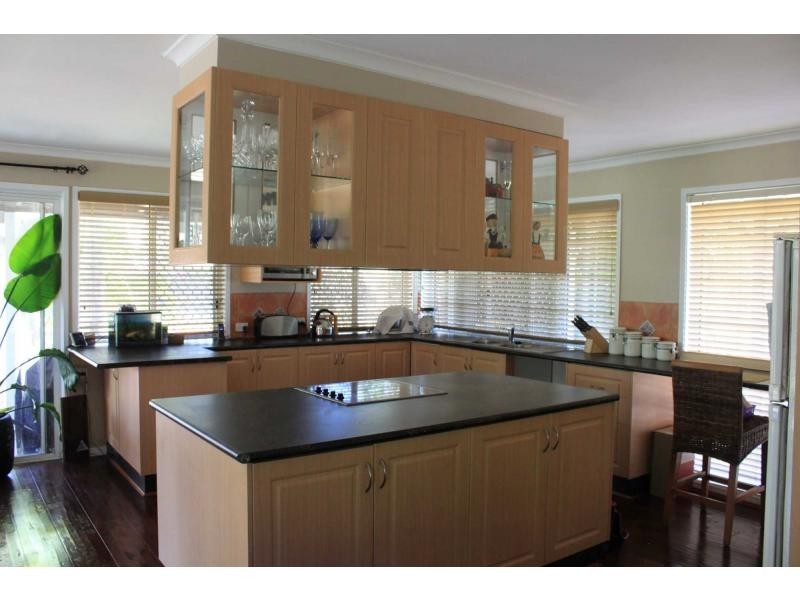 2 HENNIE Crescent, Ormeau QLD 4208