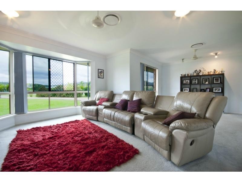 14 Kismet Court, Yatala QLD 4207