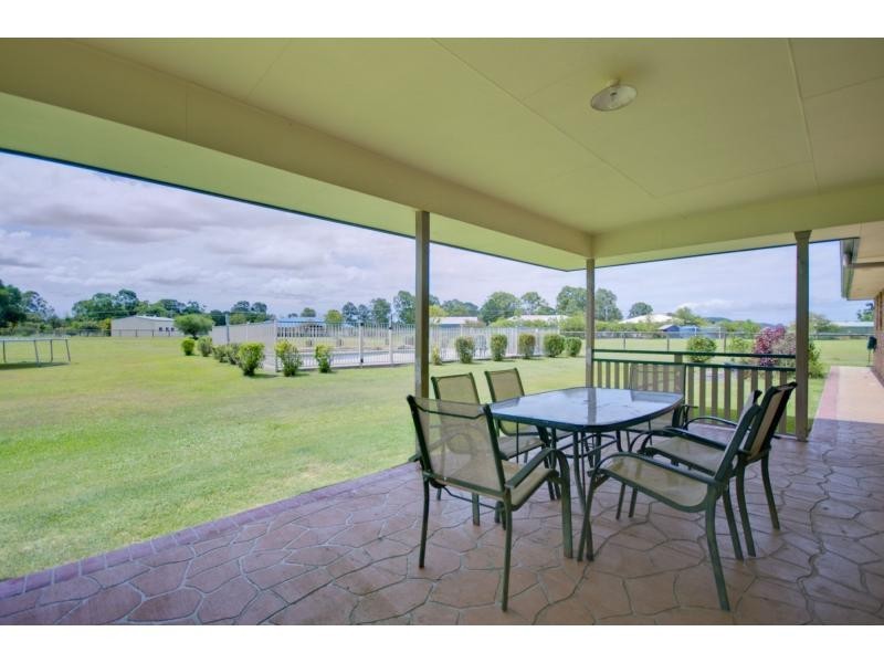 14 Kismet Court, Yatala QLD 4207
