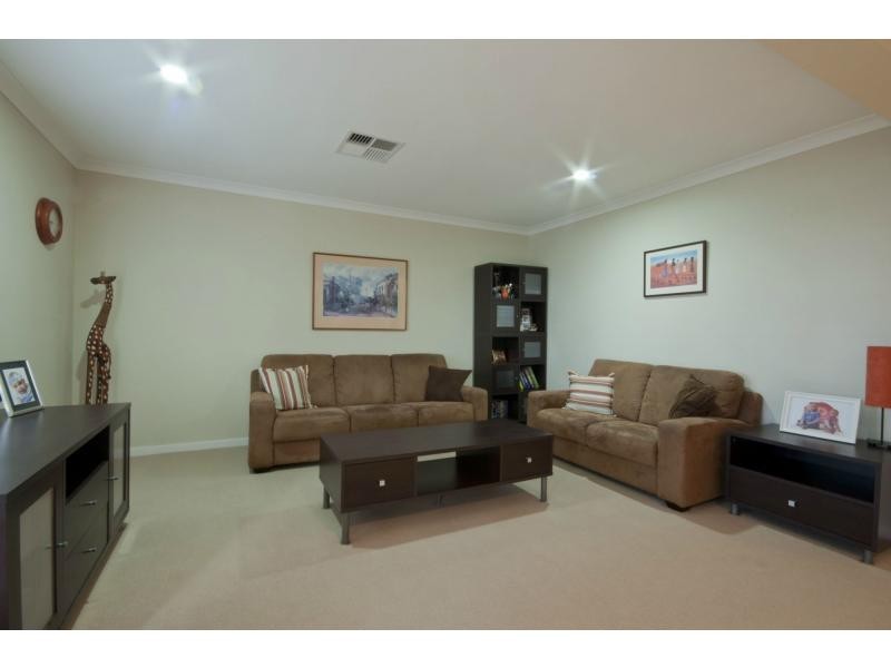 4 Auburn Court, Ormeau QLD 4208
