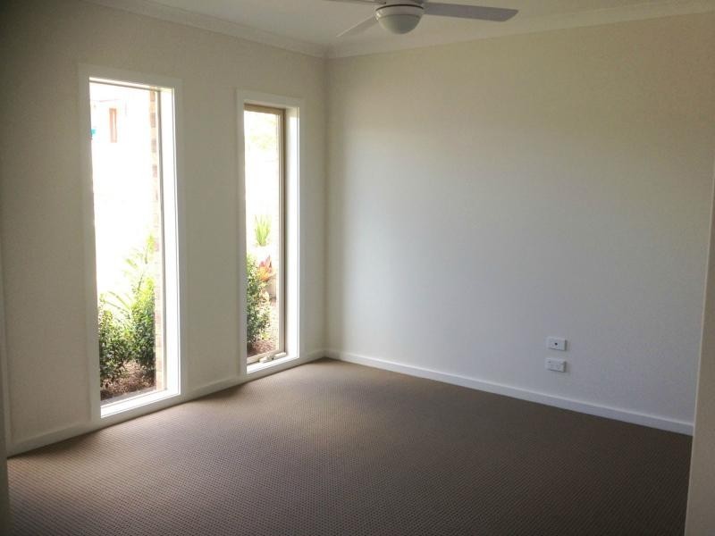 25 Ellenborough Avenue, Ormeau QLD 4208