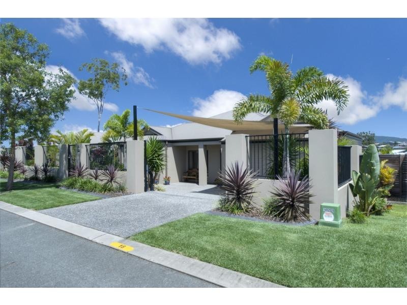 18 Emmaville Crescent, Ormeau QLD 4208