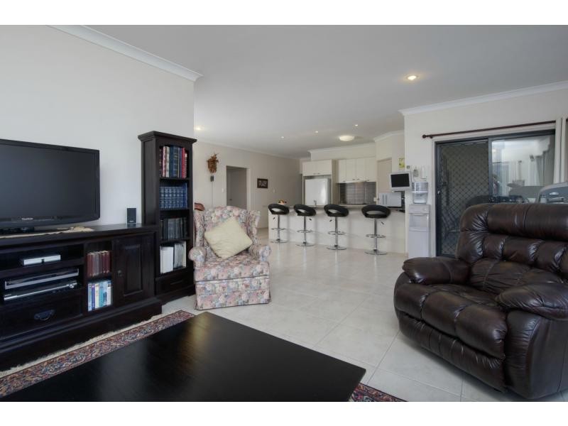 18 Emmaville Crescent, Ormeau QLD 4208