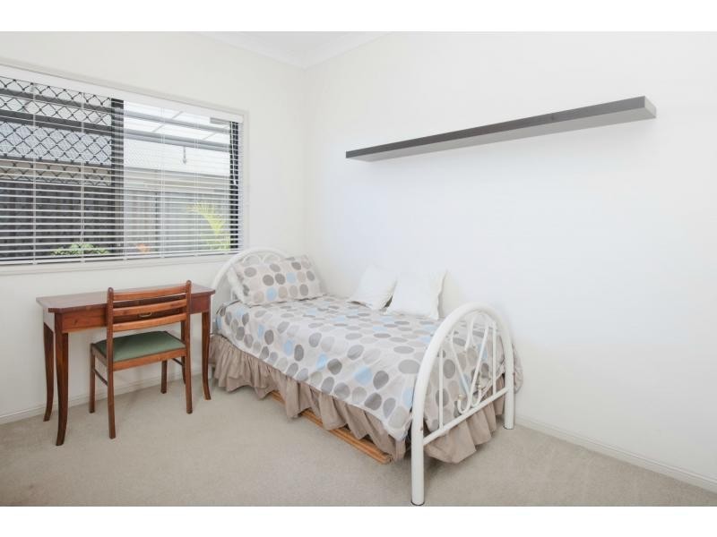 18 Emmaville Crescent, Ormeau QLD 4208