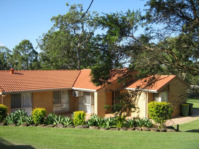 8 Phipps Place, Ormeau QLD 4208