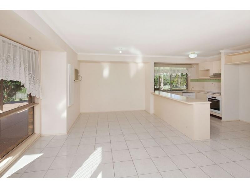 8 Phipps Place, Ormeau QLD 4208