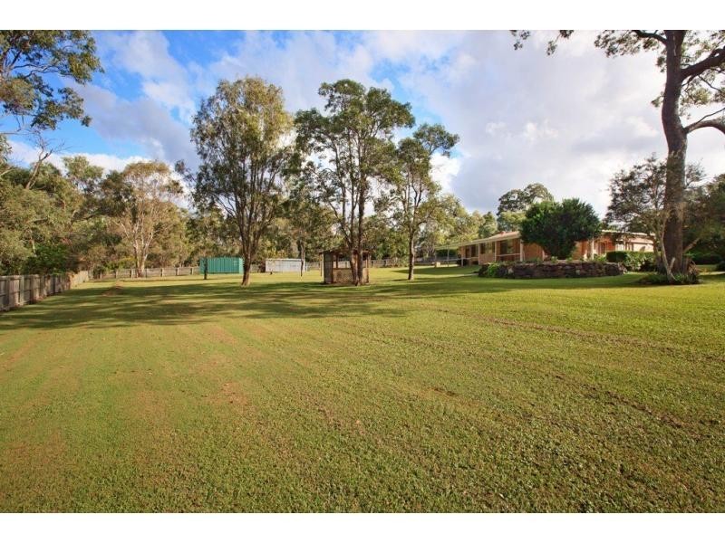 8 Phipps Place, Ormeau QLD 4208
