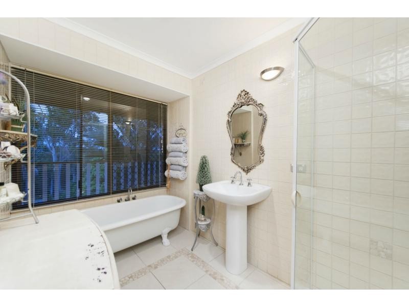 25 Lytham Court, Highland Park QLD 4211