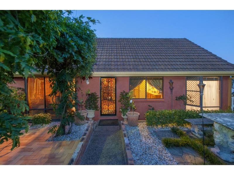 25 Lytham Court, Highland Park QLD 4211