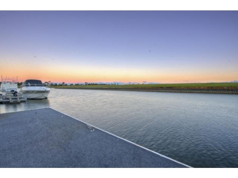 33 Windward Place, Calypso Bay, Jacobs Well QLD 4208