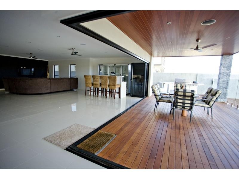 33 Windward Place, Calypso Bay, Jacobs Well QLD 4208