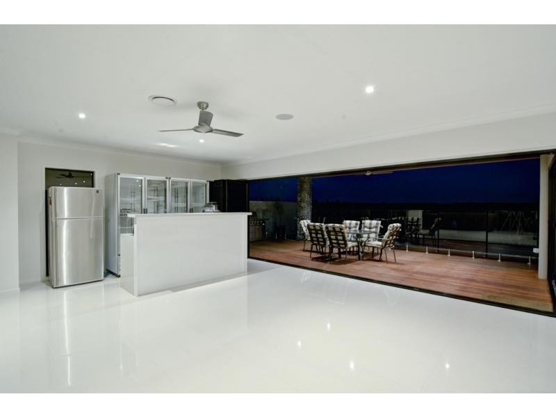 33 Windward Place, Calypso Bay, Jacobs Well QLD 4208
