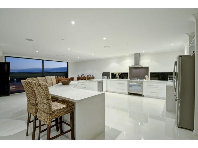 33 Windward Place, Calypso Bay, Jacobs Well QLD 4208