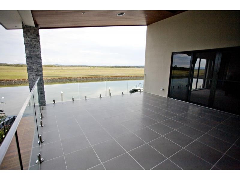 33 Windward Place, Calypso Bay, Jacobs Well QLD 4208