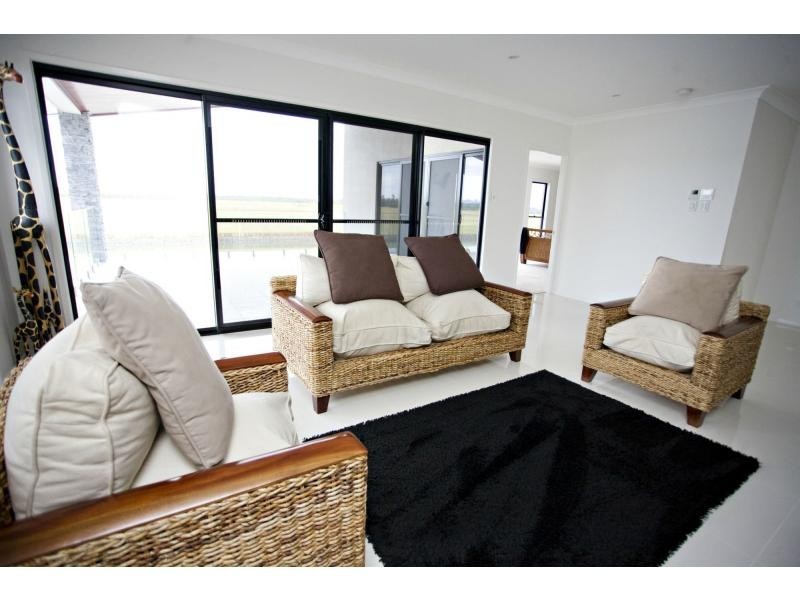 33 Windward Place, Calypso Bay, Jacobs Well QLD 4208