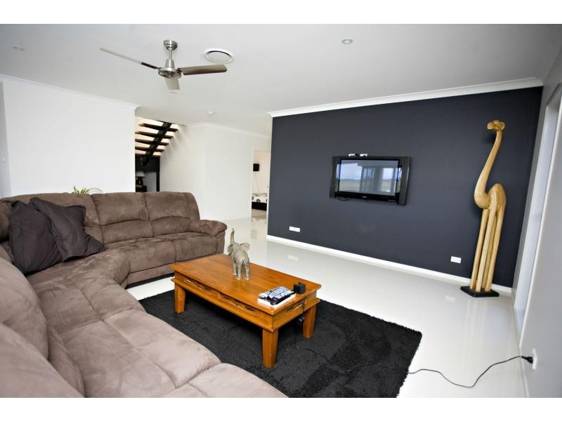 33 Windward Place, Calypso Bay, Jacobs Well QLD 4208